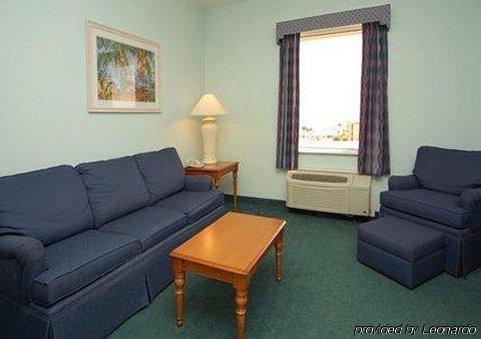 Cocoa Beach Suites Hotel Værelse billede